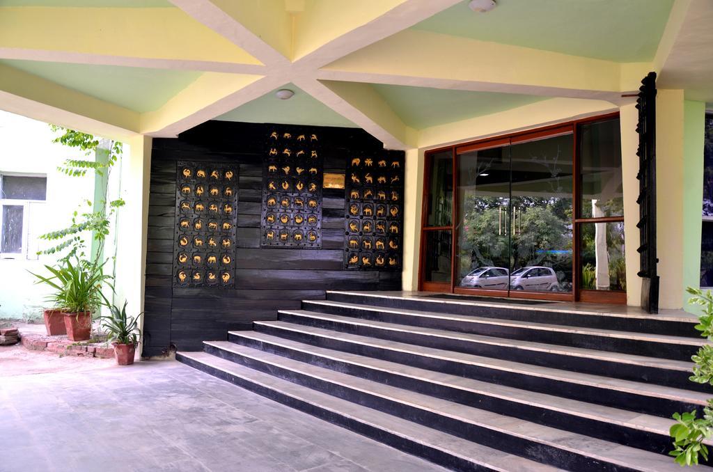 Hotel Bharatpur Ashok المظهر الخارجي الصورة