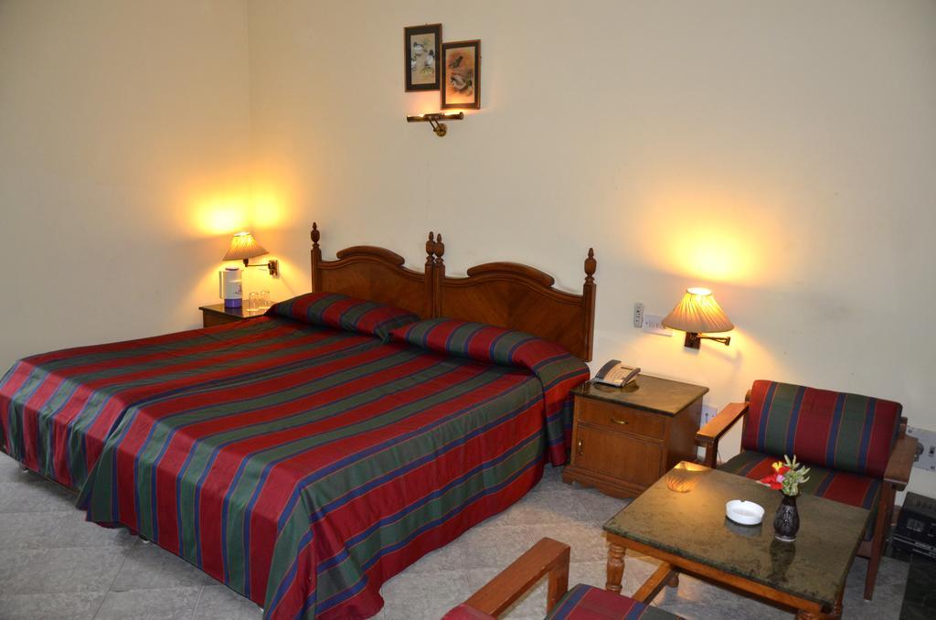 Hotel Bharatpur Ashok المظهر الخارجي الصورة