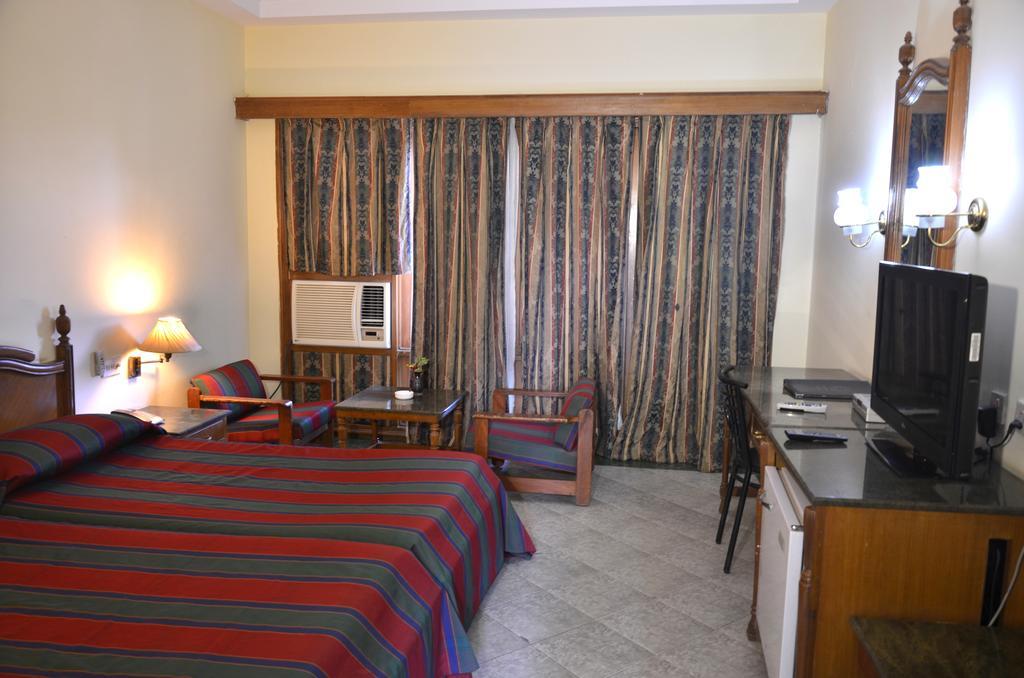 Hotel Bharatpur Ashok المظهر الخارجي الصورة
