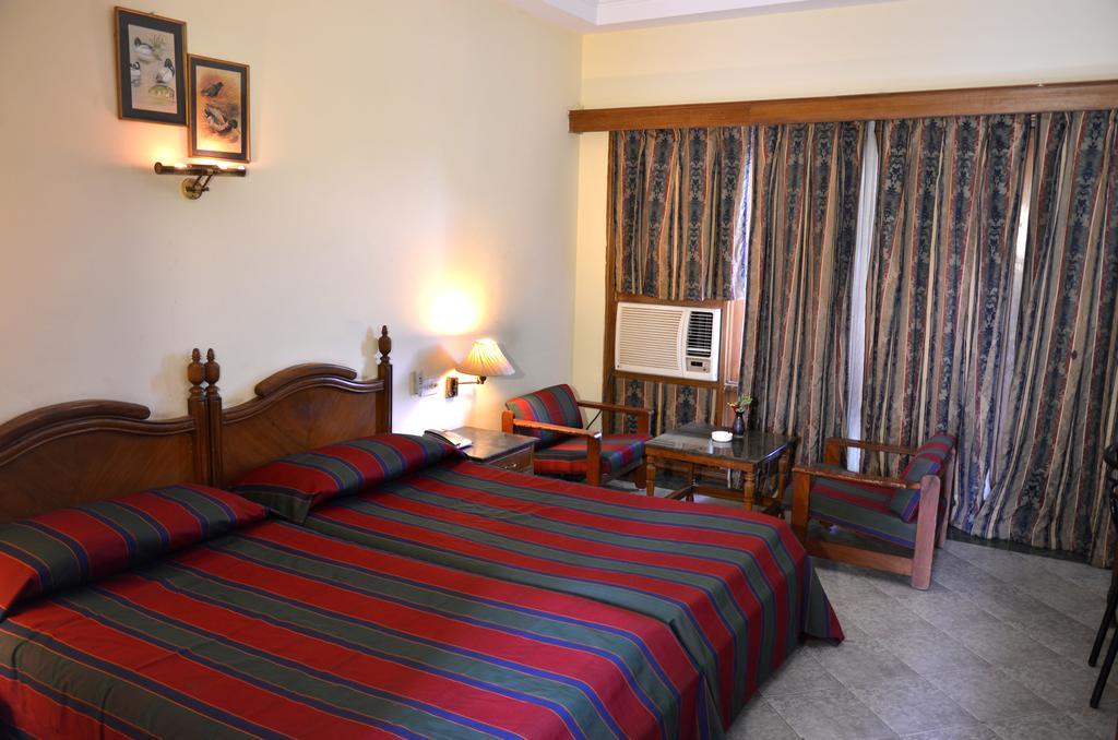 Hotel Bharatpur Ashok المظهر الخارجي الصورة