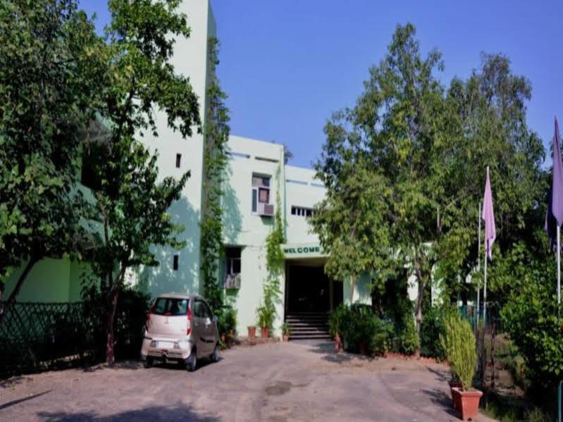 Hotel Bharatpur Ashok المظهر الخارجي الصورة
